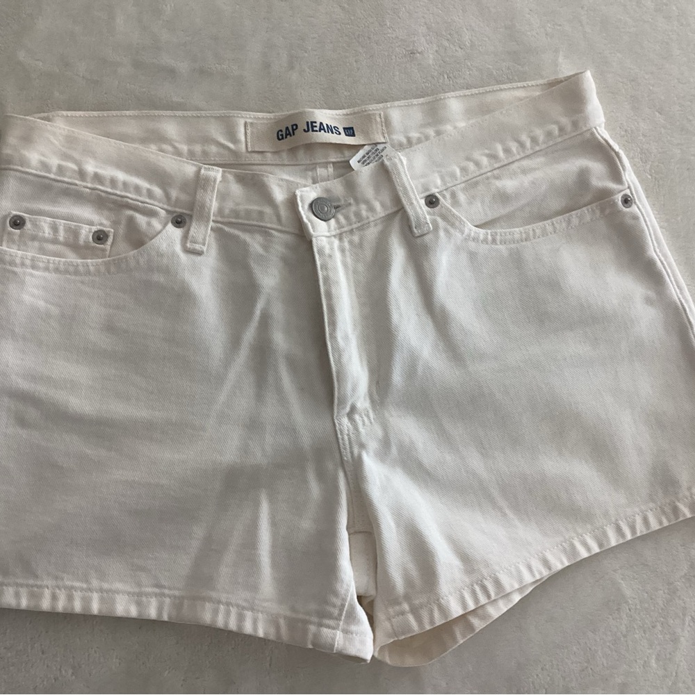 GAP WOMENS WHITE LOW RISE DENIM SHORTS 100% COTTON SIZE 8